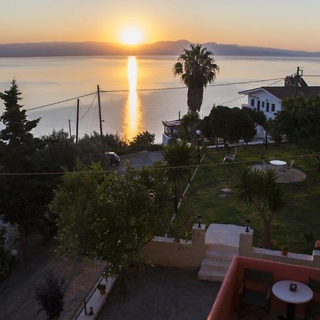 Hotel Milton Mavrovoúnion エクステリア 写真