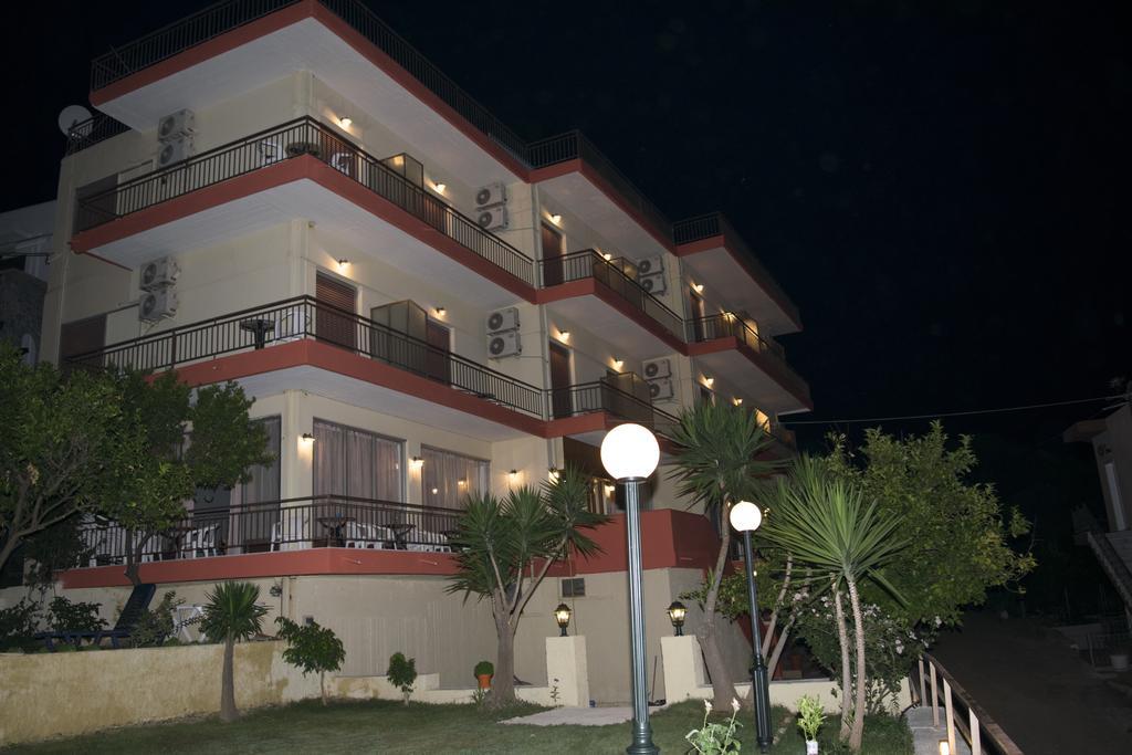 Hotel Milton Mavrovoúnion エクステリア 写真