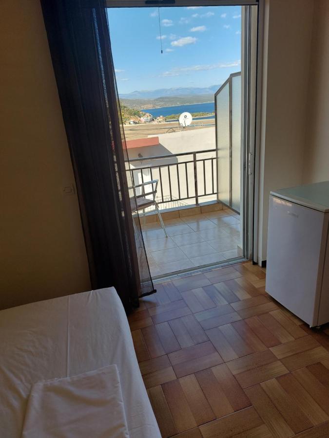 Hotel Milton Mavrovoúnion エクステリア 写真