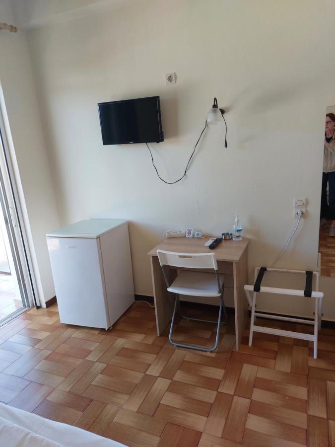 Hotel Milton Mavrovoúnion エクステリア 写真