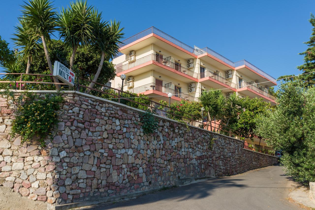 Hotel Milton Mavrovoúnion エクステリア 写真