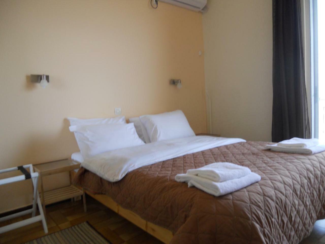 Hotel Milton Mavrovoúnion エクステリア 写真